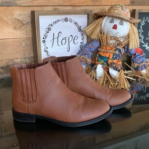 American Eagle boots